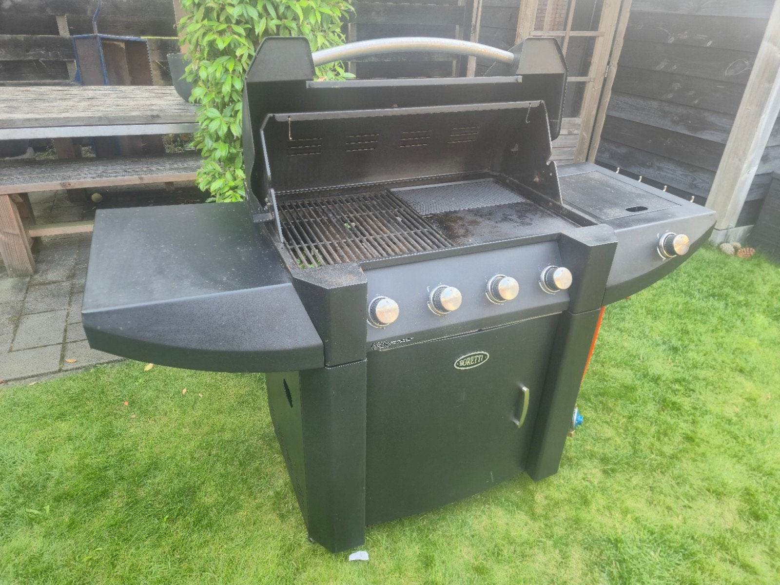 Boretti Robusto Gasbarbecue, Ophalen, Gebruikt, Boretti