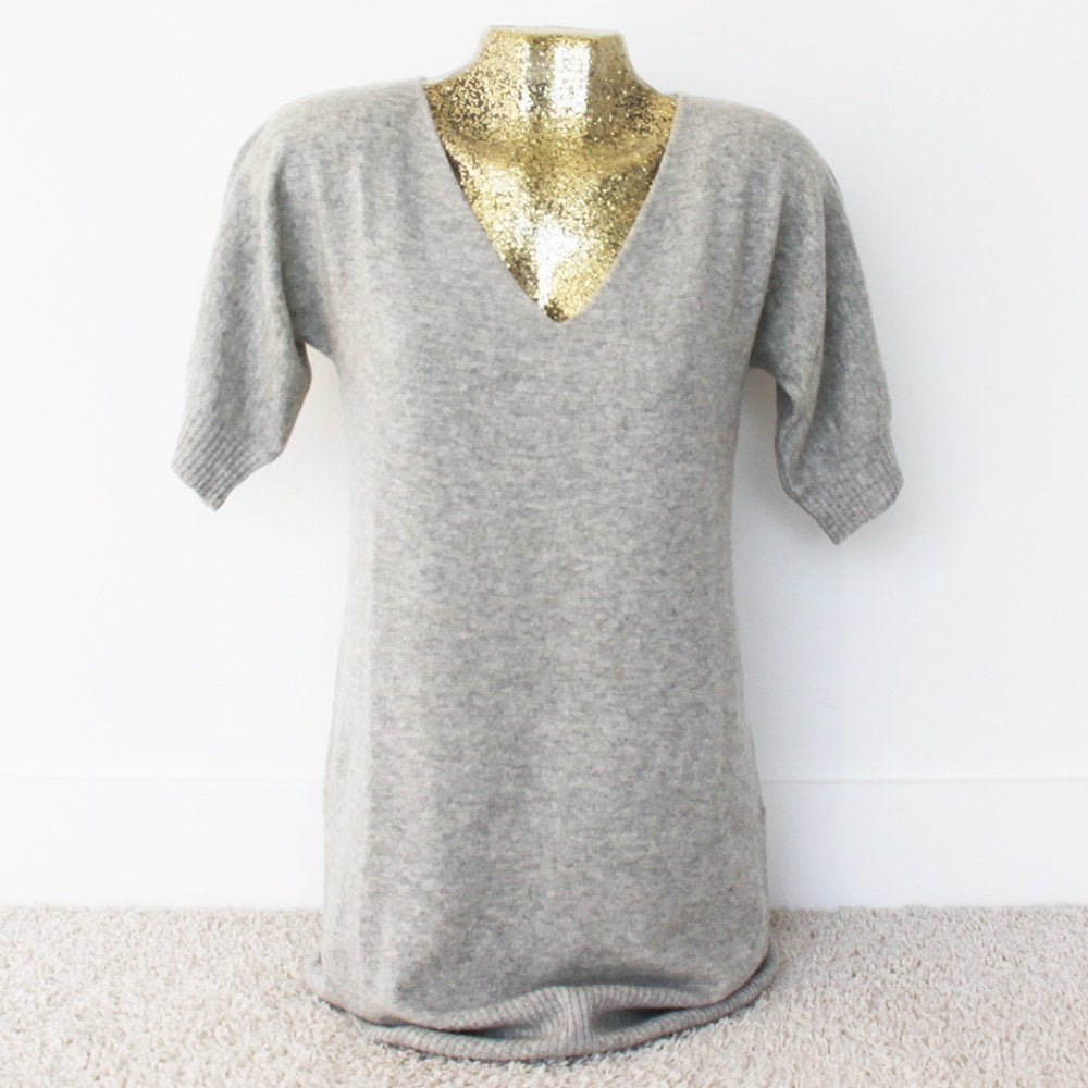 Mooi Central Park West Jurkje 100% Cashmere (M) - 71 € 95,-, Maat 38/40 (M), Ophalen of Verzenden, Zo goed als nieuw, Grijs