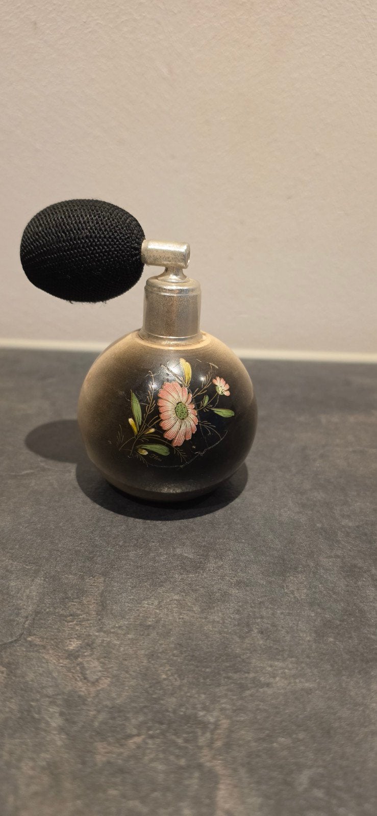 Vintage parfumverstuiver met bloemmotief, Ophalen of Verzenden