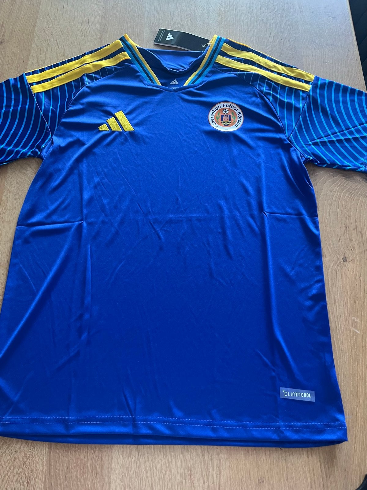 Curaçao shirt WK “26”, Sport en Fitness, Voetbal, Maat M, Verzenden, Nieuw, Shirt