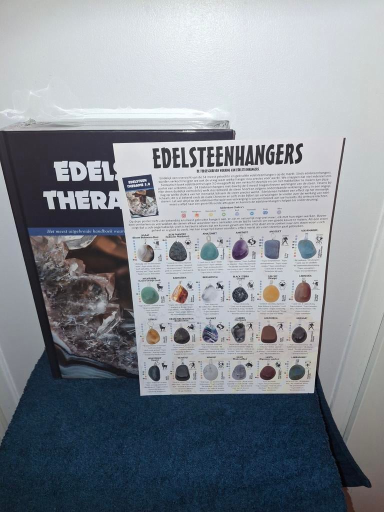 Edelsteen Therapie 3.0 boek met edelsteentabel, Ophalen of Verzenden