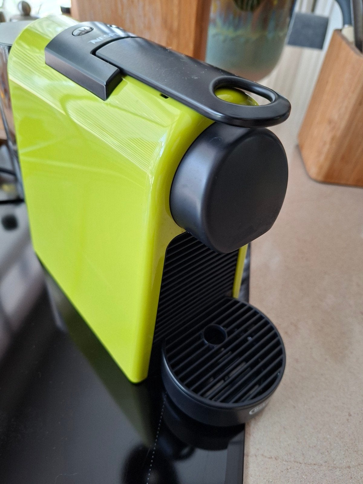 Delonghi Nespresso Essenza Mini lime green, Witgoed en Apparatuur, Ophalen, Zo goed als nieuw, Espresso apparaat
