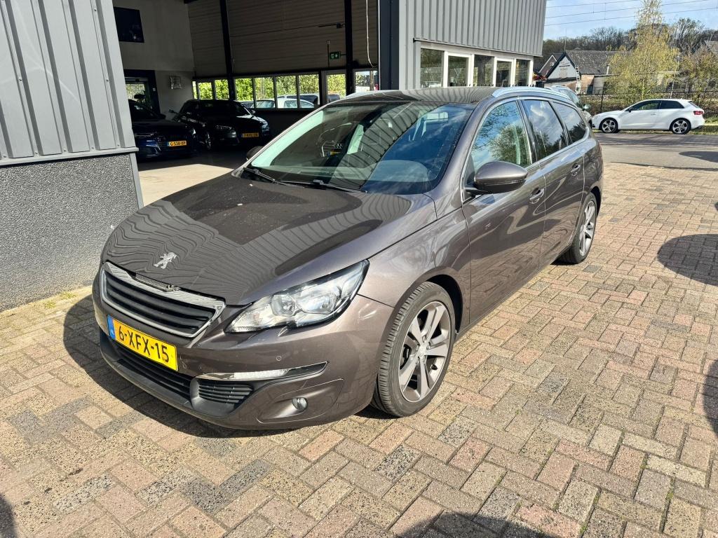 Peugeot 308 1.2 Puretech 130pk  2014 Grijs EXPORT, Auto's, Peugeot, Voorwielaandrijving, 1199 cc, 1165 kg, Parkeersensor