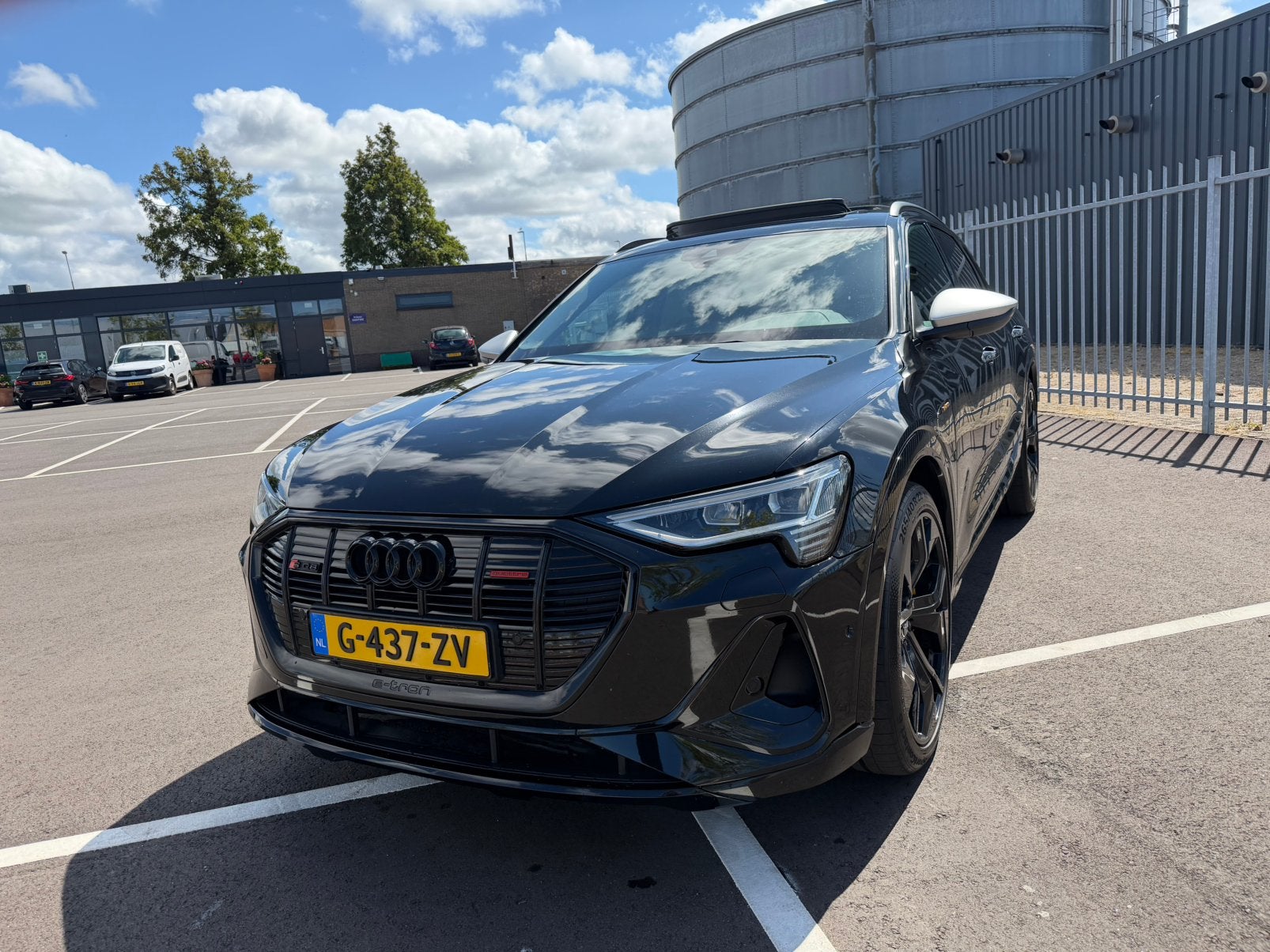 Audi e-tron 50 Quattro 313pk 2019 Zwart, Automaat, 1800 kg, 124 €/maand, Zwart