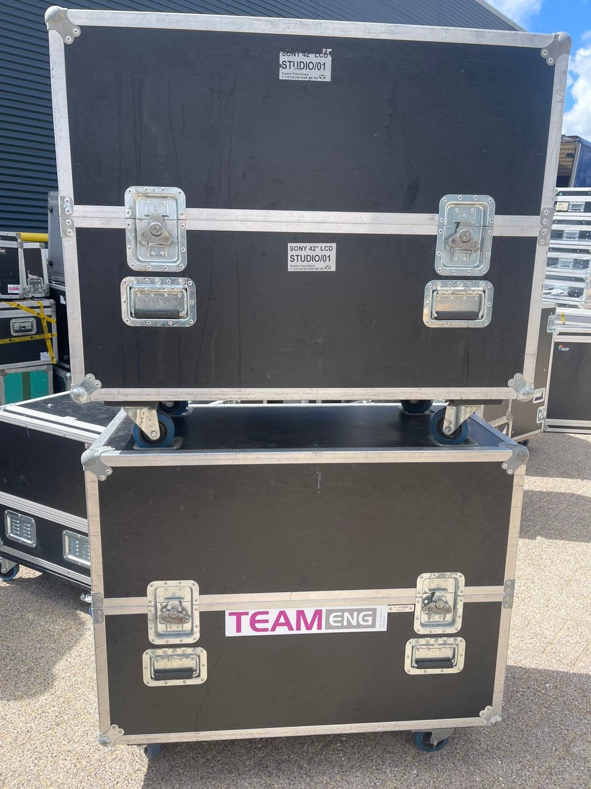 SET FLIGHTCASES 42Inch Schermen PRO CASES + Wheels nr. 2, Ophalen, Gebruikt, Overige instrumenten, Flightcase