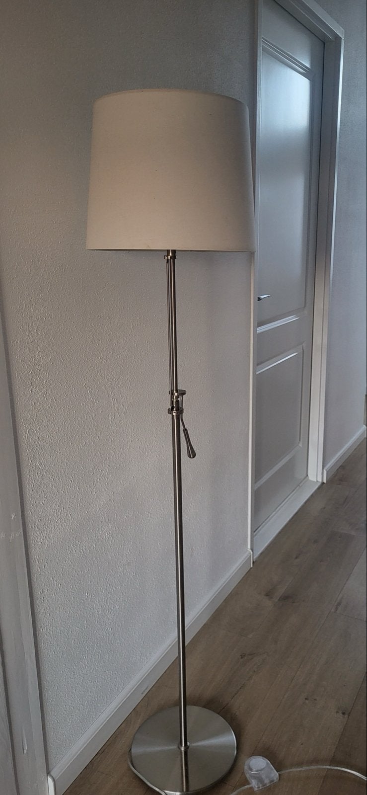 Moderne vloerlamp met verstelbare arm, Ophalen, Gebruikt, Metaal, 150 tot 200 cm