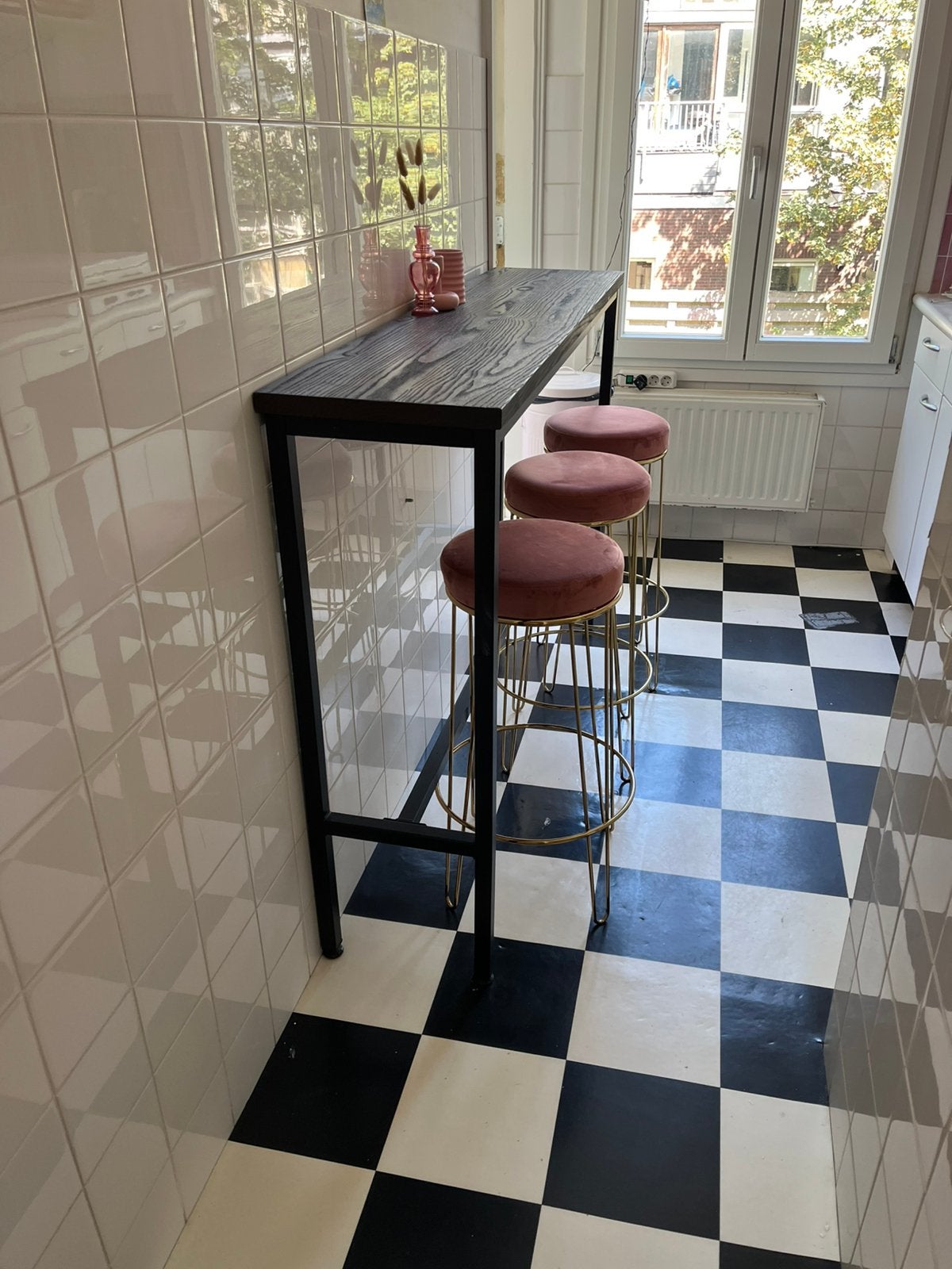 Bartafel hoog donkerbruin (evt met krukken), Ophalen, Zo goed als nieuw