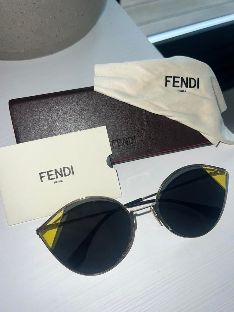 Fendi zonnebril, Ophalen of Verzenden, Zo goed als nieuw, Overige merken