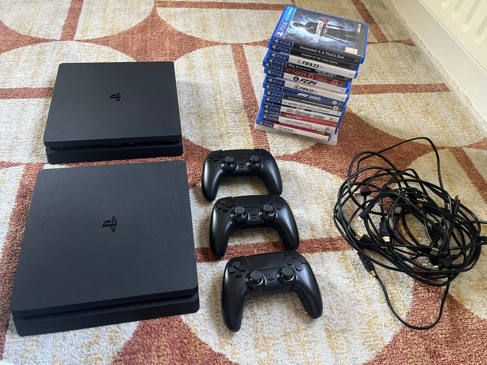 2x PlayStation 4 (1TB) met 3 controllers en 16 games, Ophalen, 1 TB, Original, Met 3 controllers of meer