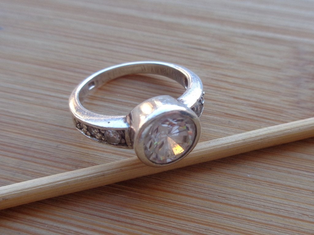 zilveren ring met heldere stenen [437], Verzenden, Zo goed als nieuw, 17 tot 18, Dame