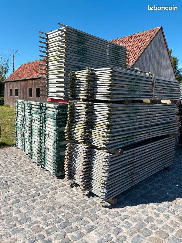 Layher Blitz steiger tot 1.880 m² complete partij +/- 26€/m2, Ophalen, Zo goed als nieuw, Gevelsteiger, 5 meter of hoger