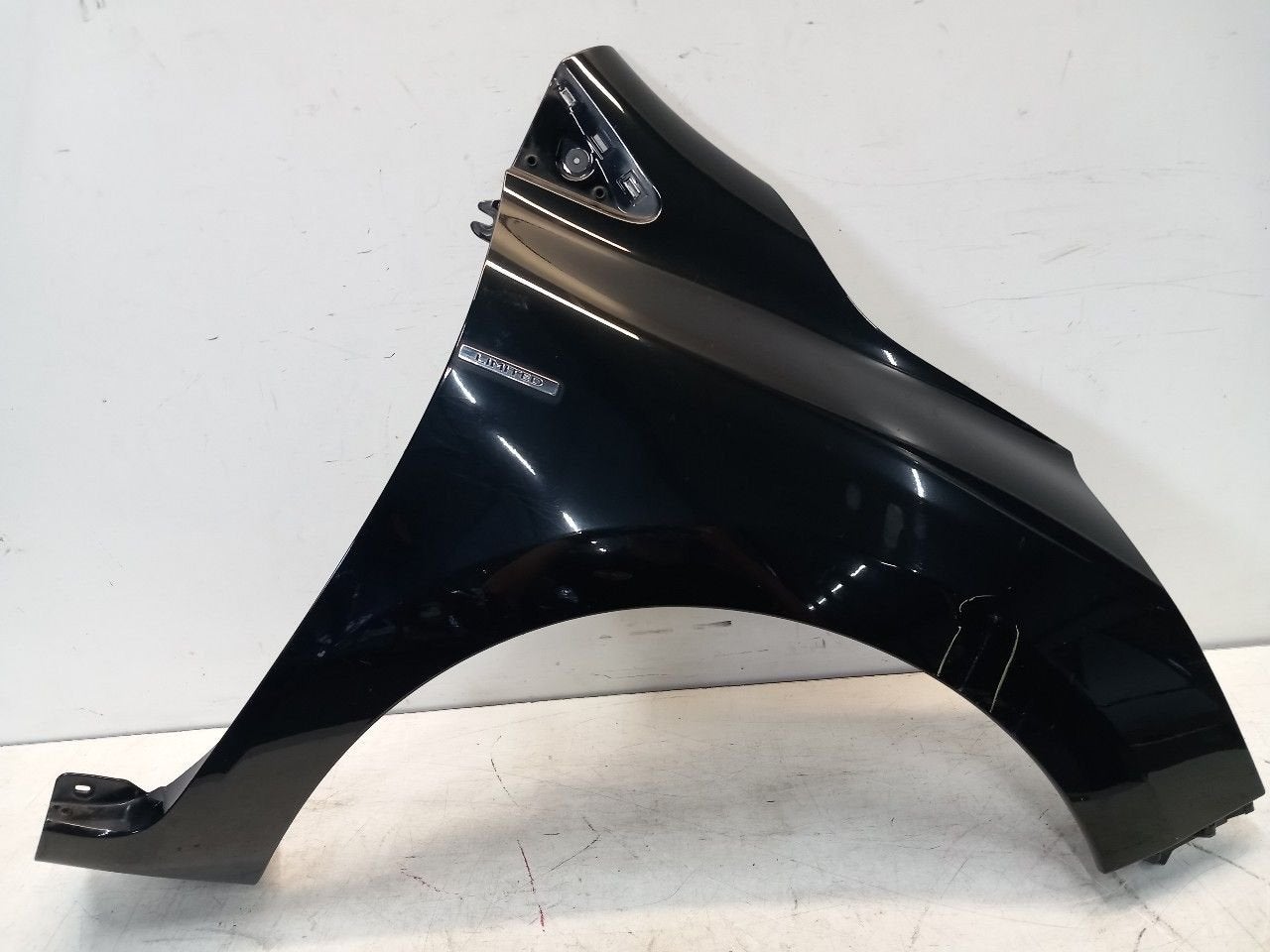 Spatbord rechts voor Renault Clio, Auto-onderdelen, Carrosserie en Plaatwerk, Onderdelen@venauto.nl, Van der Ven Autorecycling B.V.