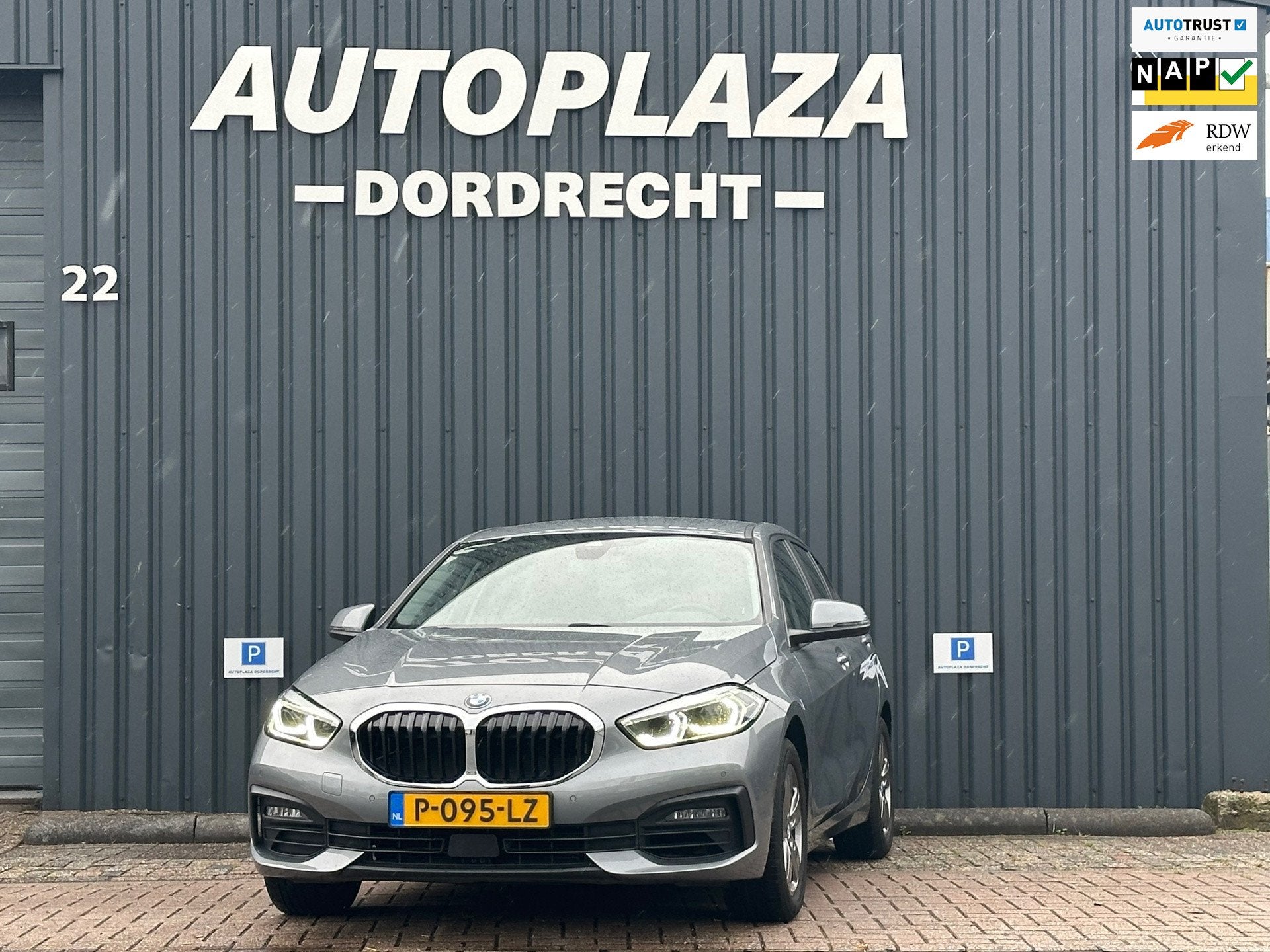 BMW 1-serie 116i Business Edition, Auto's, BMW, Stof, Gebruikt, Origineel Nederlands, Bedrijf