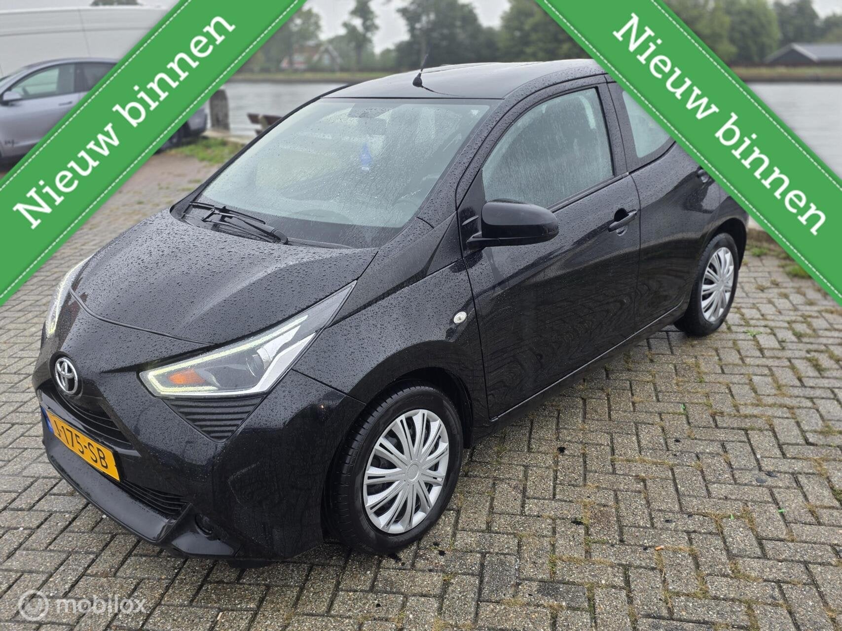 TOYOTA AYGO 1.0 VVT-X-FUN 2020, 71350 KM NAP, AIRCO, Auto's, Voorwielaandrijving, Euro 6, Zwart, Origineel Nederlands