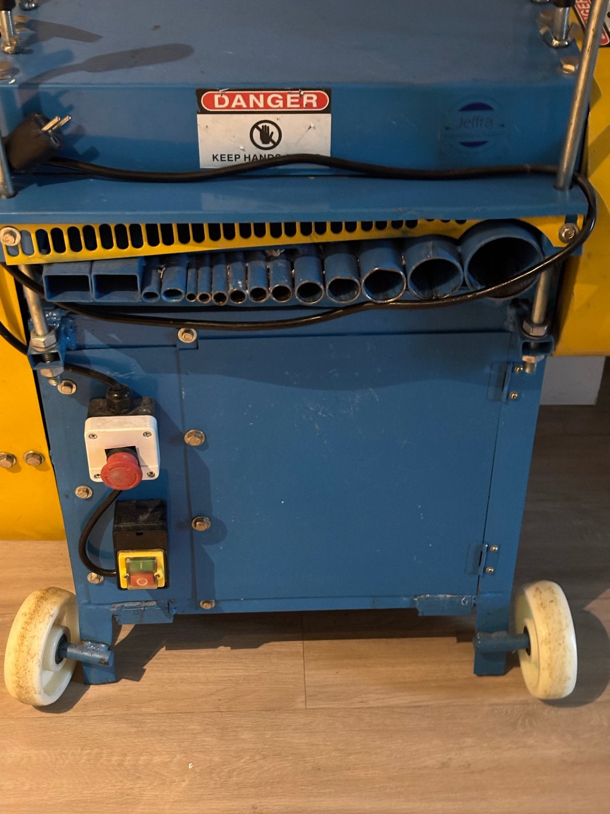 Professionele Kabel Stripmachine - Efficiënt en Robuust, Ophalen