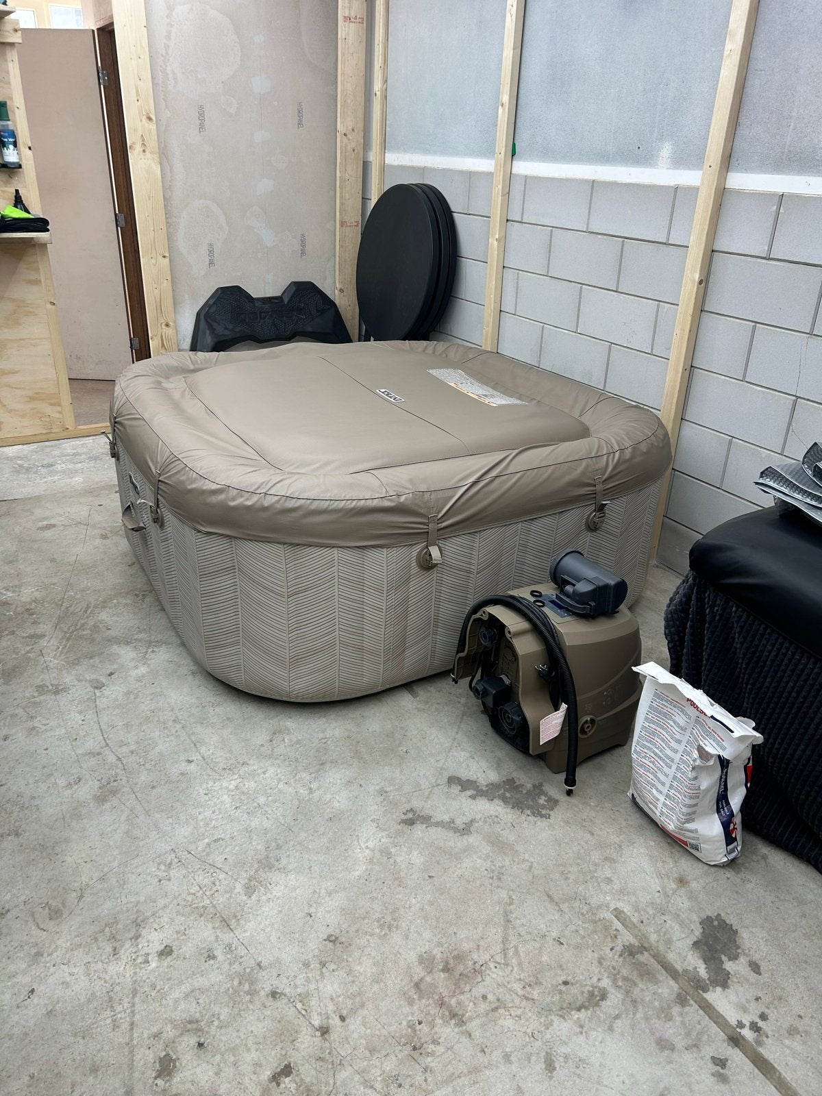 Jacuzzi intex, Ophalen, Zo goed als nieuw, Afdekzeil, Opblaasbaar
