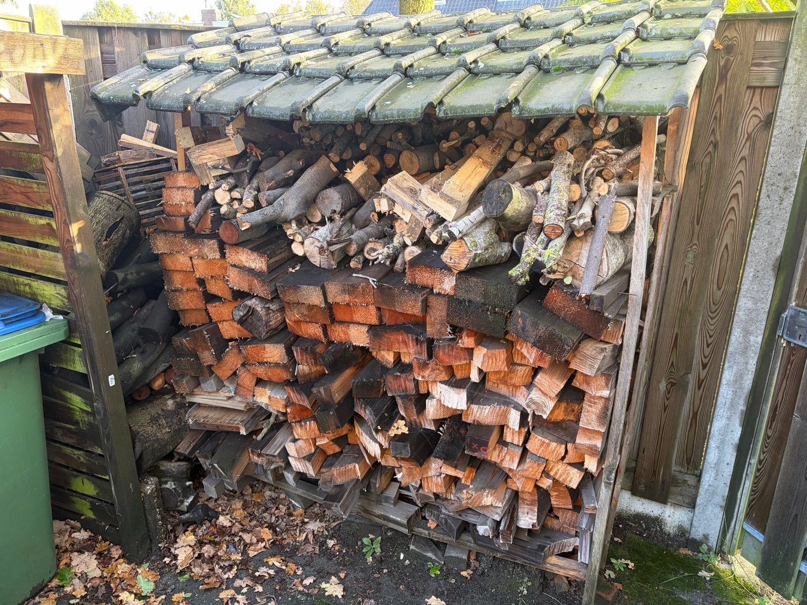 2 Houthokken met gemengd stookhout en stammen, 3 tot 6 m³, Ophalen, Beukenhout, Blokken
