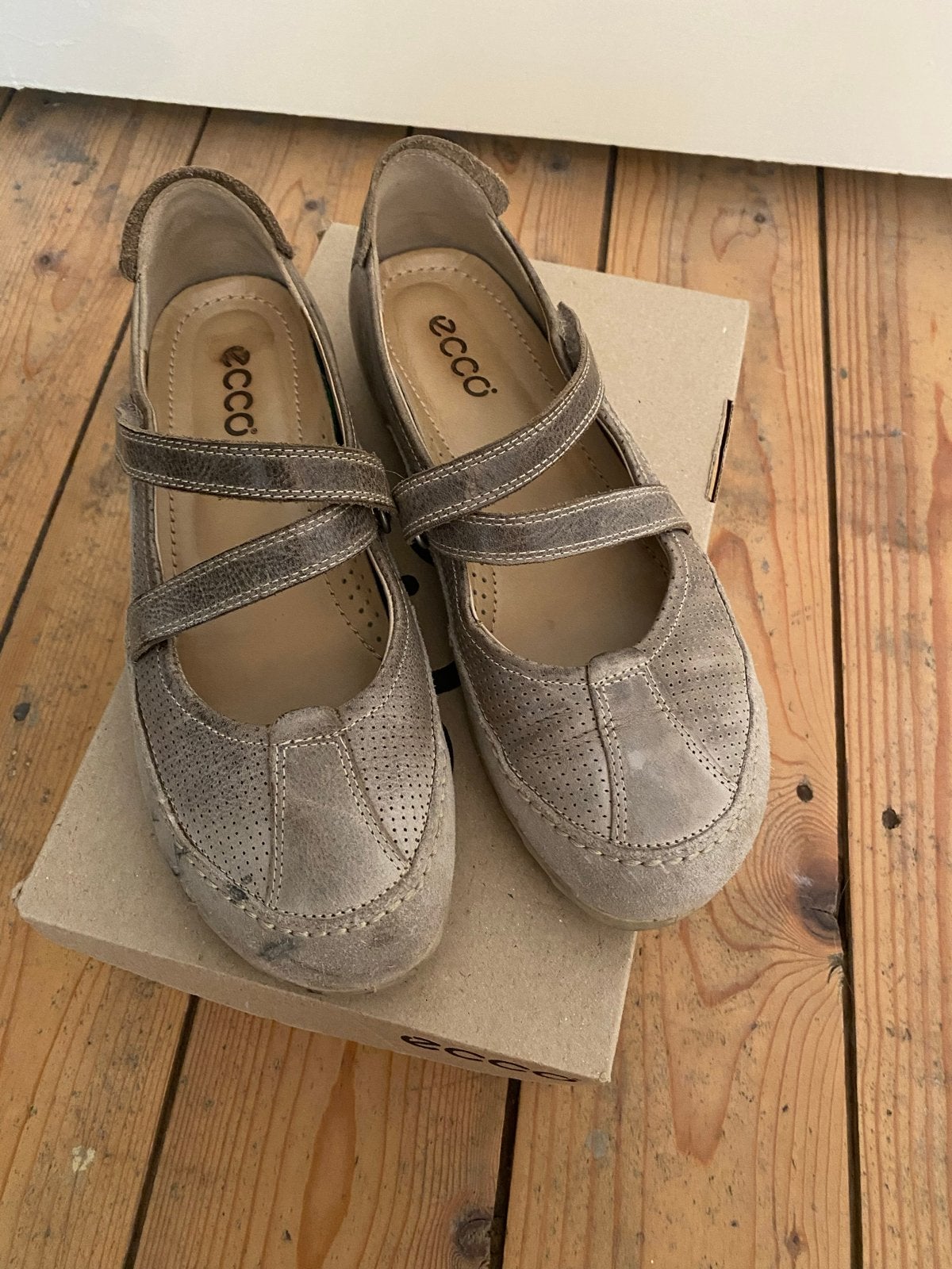 ECCO Mary Jane Ballerina's - Maat 39, Ophalen of Verzenden, Gedragen, Grijs, Ballerina's