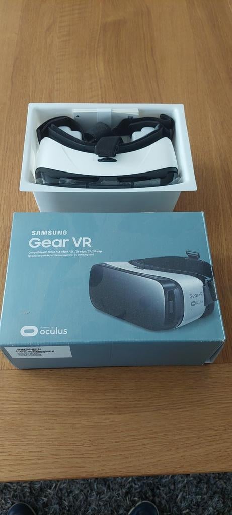 Samsung Gear VR bril - Virtual Reality Headset, Ophalen of Verzenden, Zo goed als nieuw, VR-bril, Telefoon