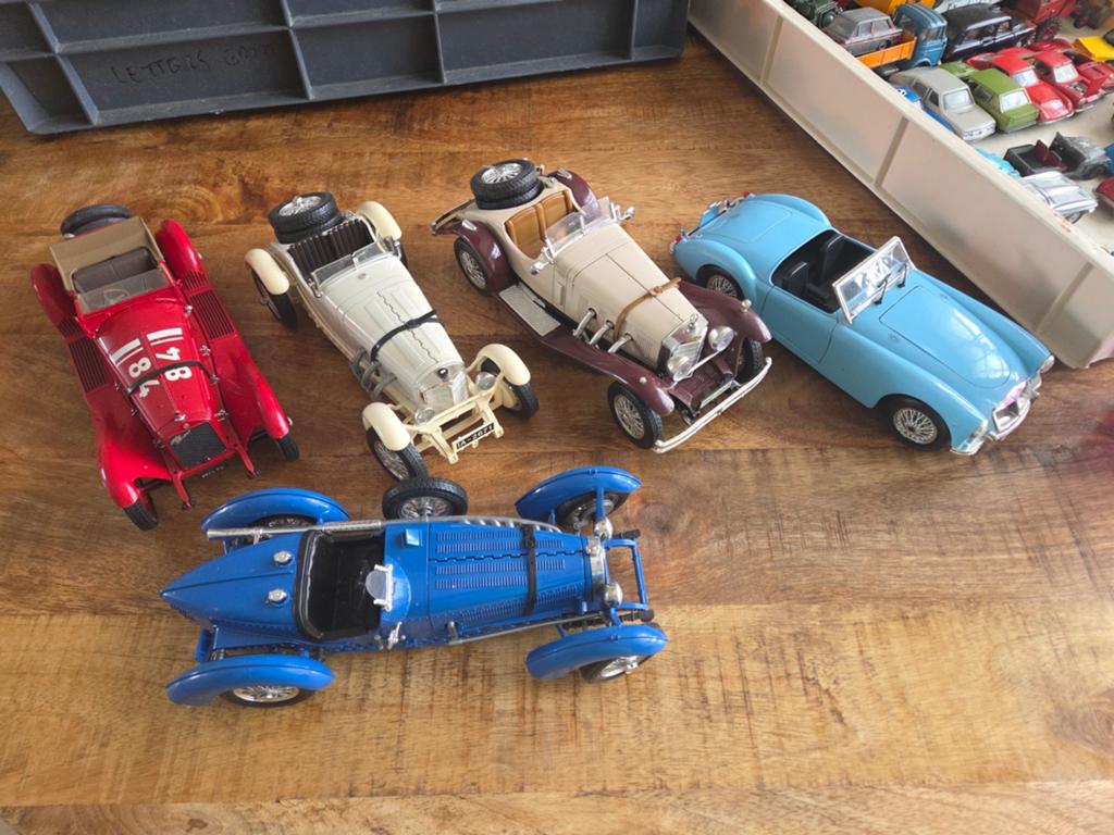 Lotje modelauto's 1:18, Ophalen, Auto, ., Zo goed als nieuw