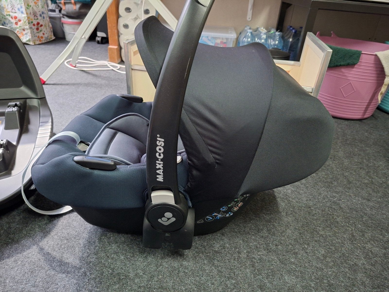 Maxi-Cosi Tinca autostoel met FamilyFix2 base, Ophalen, Autogordel of Isofix, Zijbescherming, Zo goed als nieuw