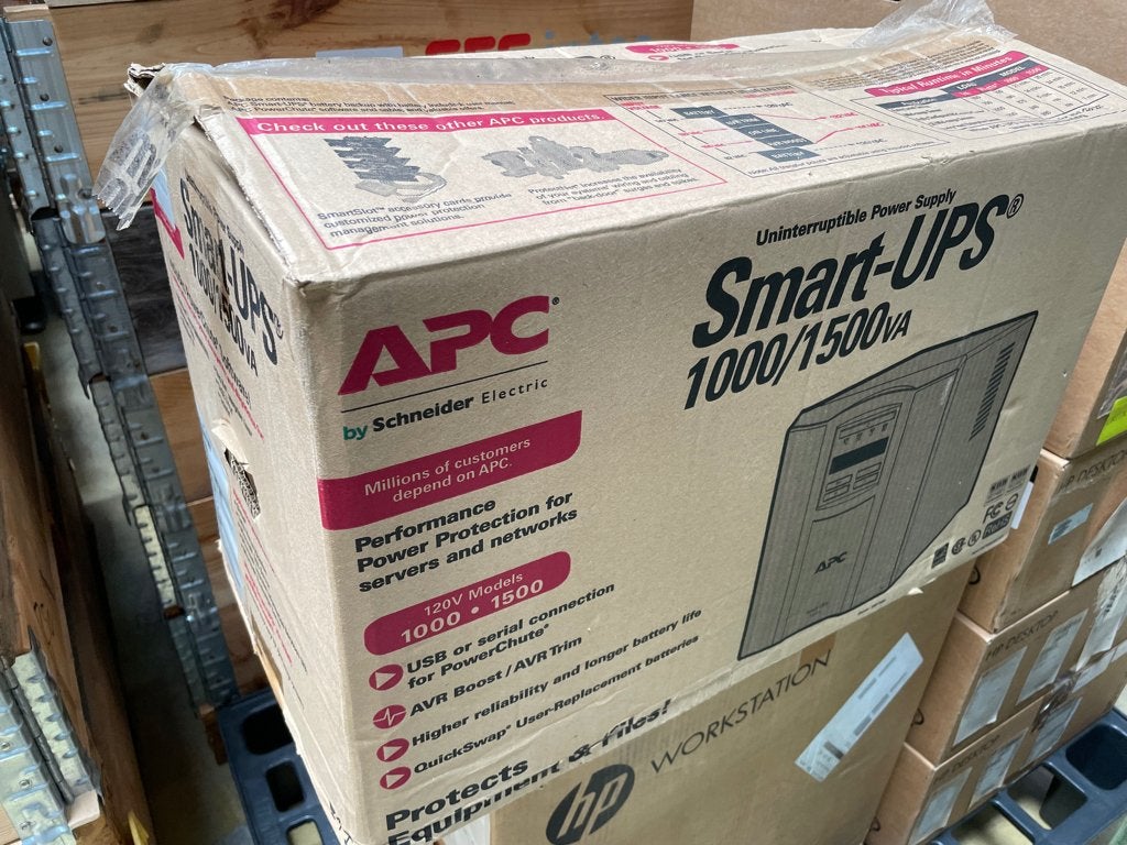 APC Smart -UPS 1000-1500  VA, Ophalen of Verzenden, Nieuw, APC