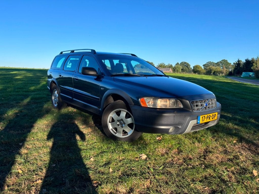 Volvo XC70 Momentum 2.5 T AWD Geartronic 2004 Blauw, Auto's, Automaat, 1800 kg, Beige, Blauw