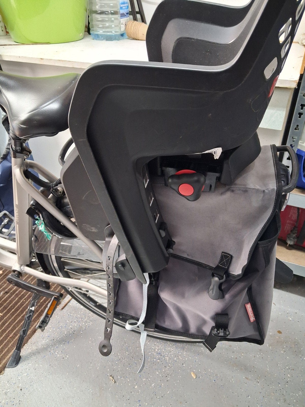 Polisport achterzitje voor fiets - Zo goed als nieuw, Achterzitje, Voetsteuntjes, 9 t/m 18 kg, Ophalen of Verzenden