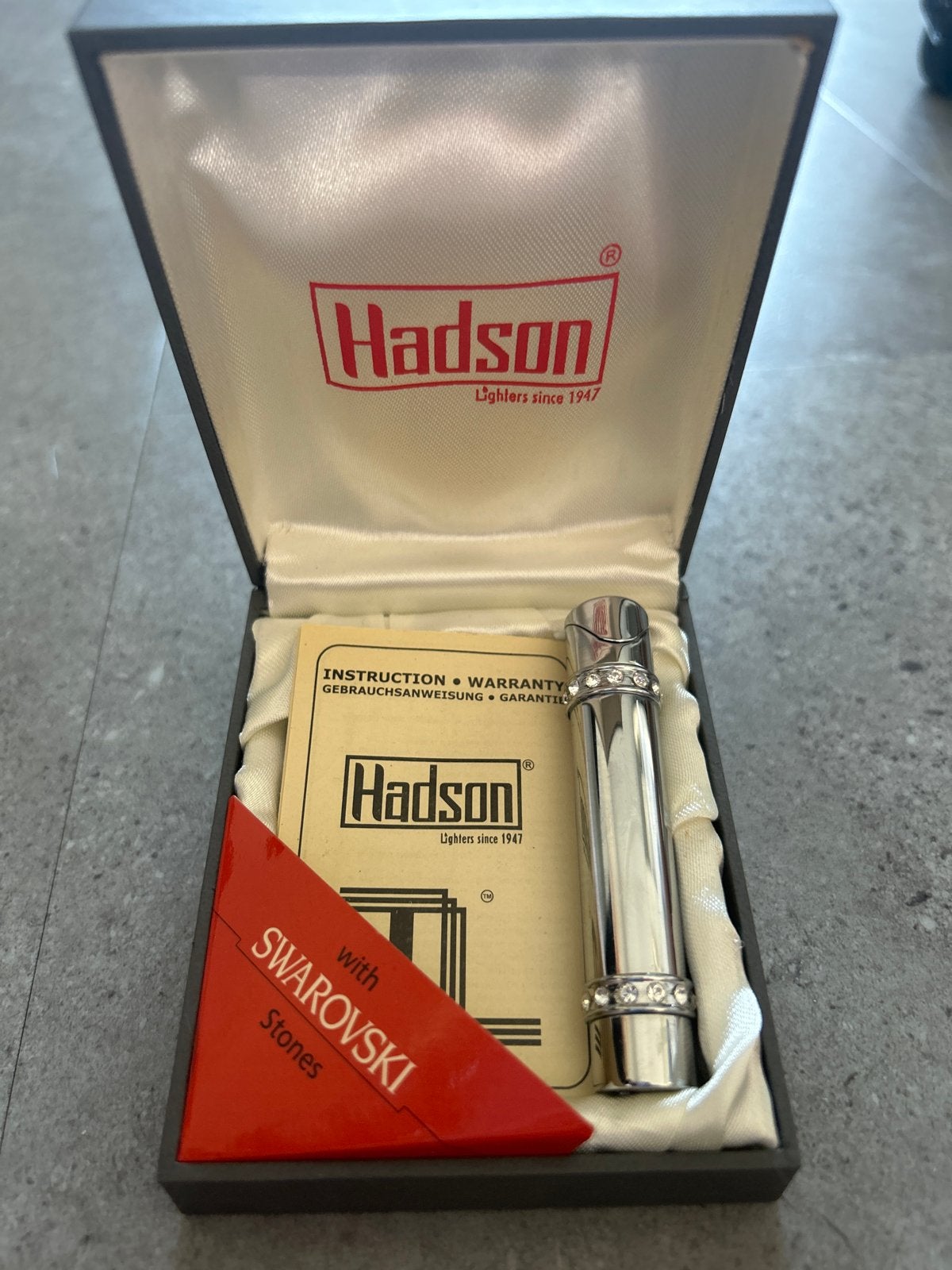 Hadson Aansteker met Swarovski Steentjes in Geschenkdoos, Verzamelen, Ophalen, Zo goed als nieuw, Aansteker