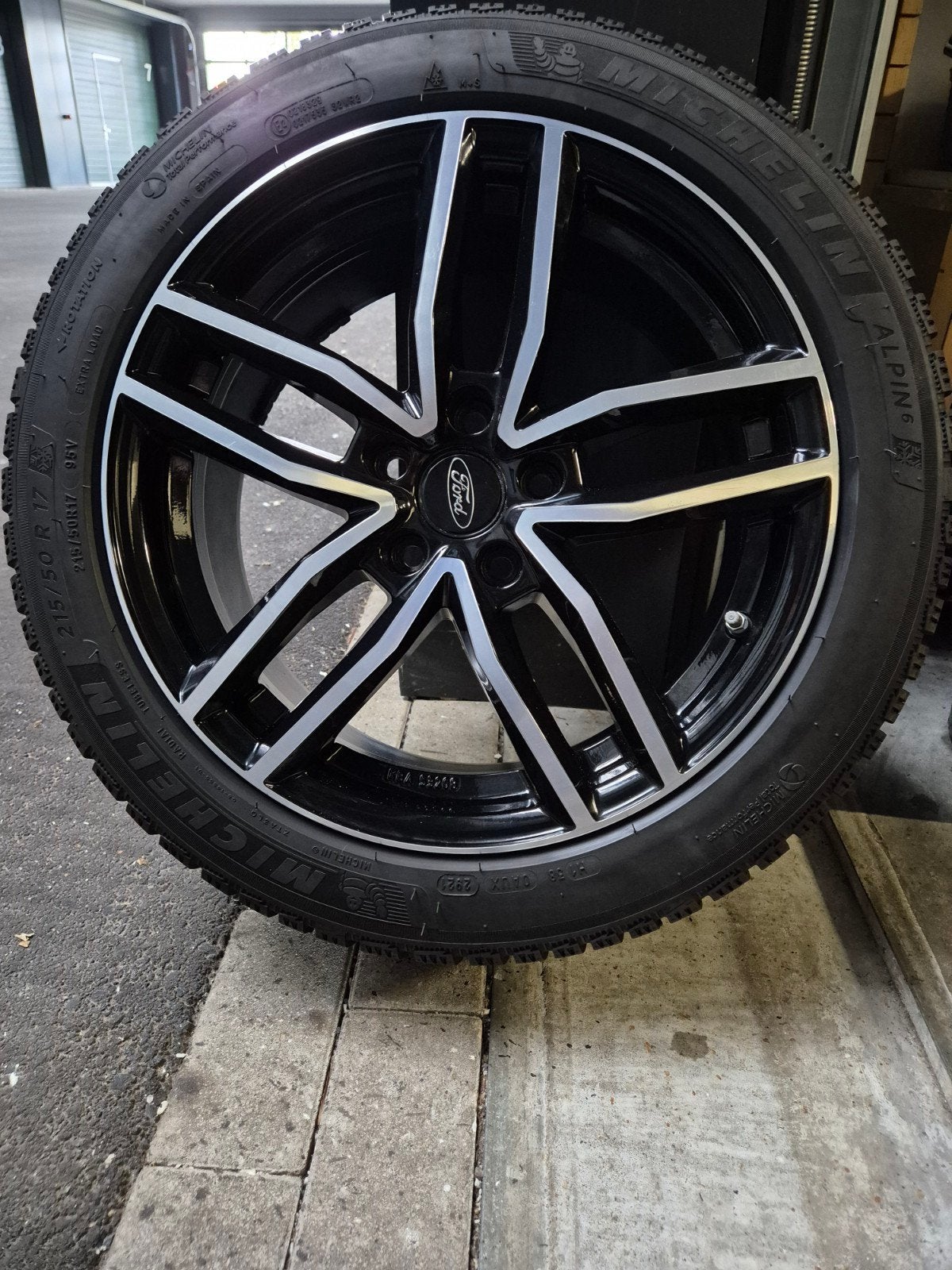5x108 / 17inch FORD FOCUS WINTERSET MET TPMS, Ophalen, 215 mm, Banden en Velgen, 17 inch