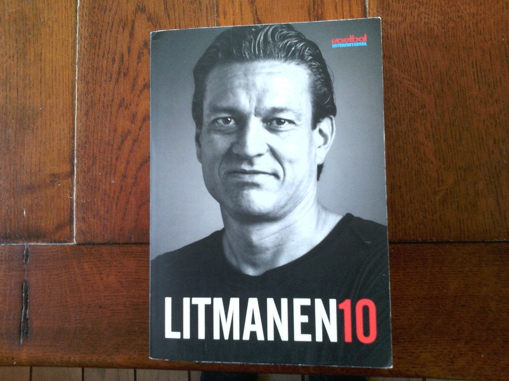 voetbalboek-Litmanen 10 - Biografie - Jari Litmanen, Ophalen of Verzenden, Zo goed als nieuw, Balsport