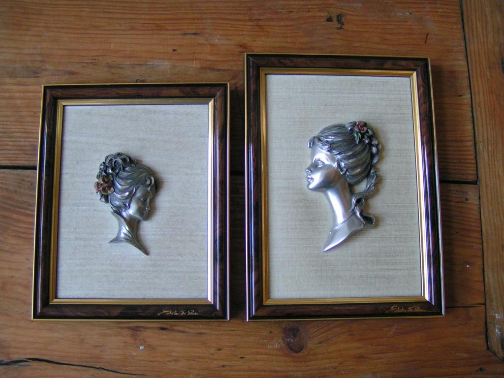 2 x ingelijst 3D-tinrelief Les Étains  nr YY 751 ger onstage, Verzenden