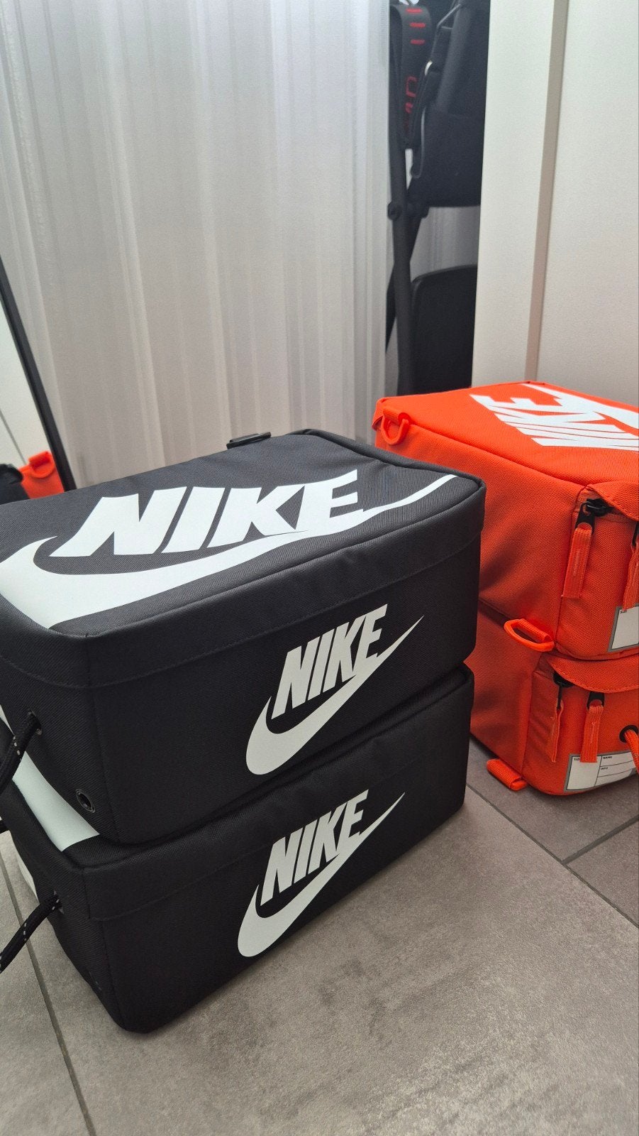 Nike Shoebox Bag - Oranje en Zwart, 30 cm of meer, Zwart, Ophalen of Verzenden, Nieuw