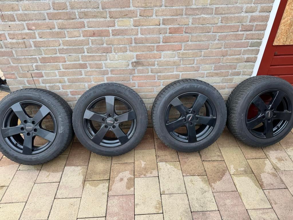 Dezent velgen met Goodyear Ultragrip winterbanden 205/60 R16, Ophalen, Gebruikt, 16 inch, Banden en Velgen