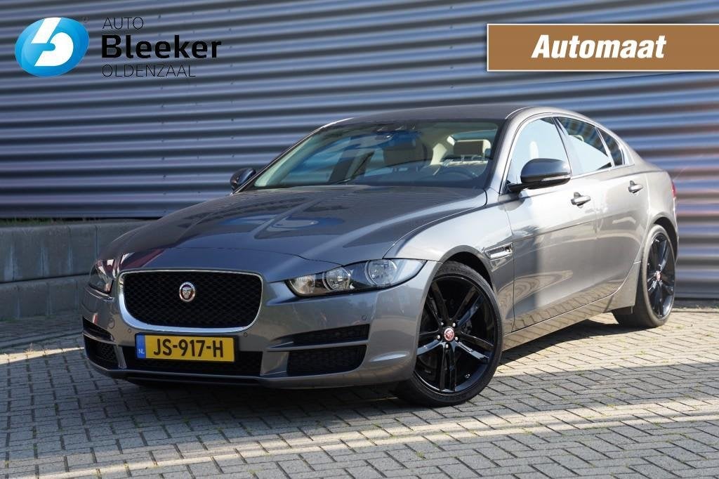 Jaguar XE 2.0D 180PK Prestige Aut. AWD Ecc Navi Cruise Leer, Automaat, 4 cilinders, Met garantie (alle), Leder