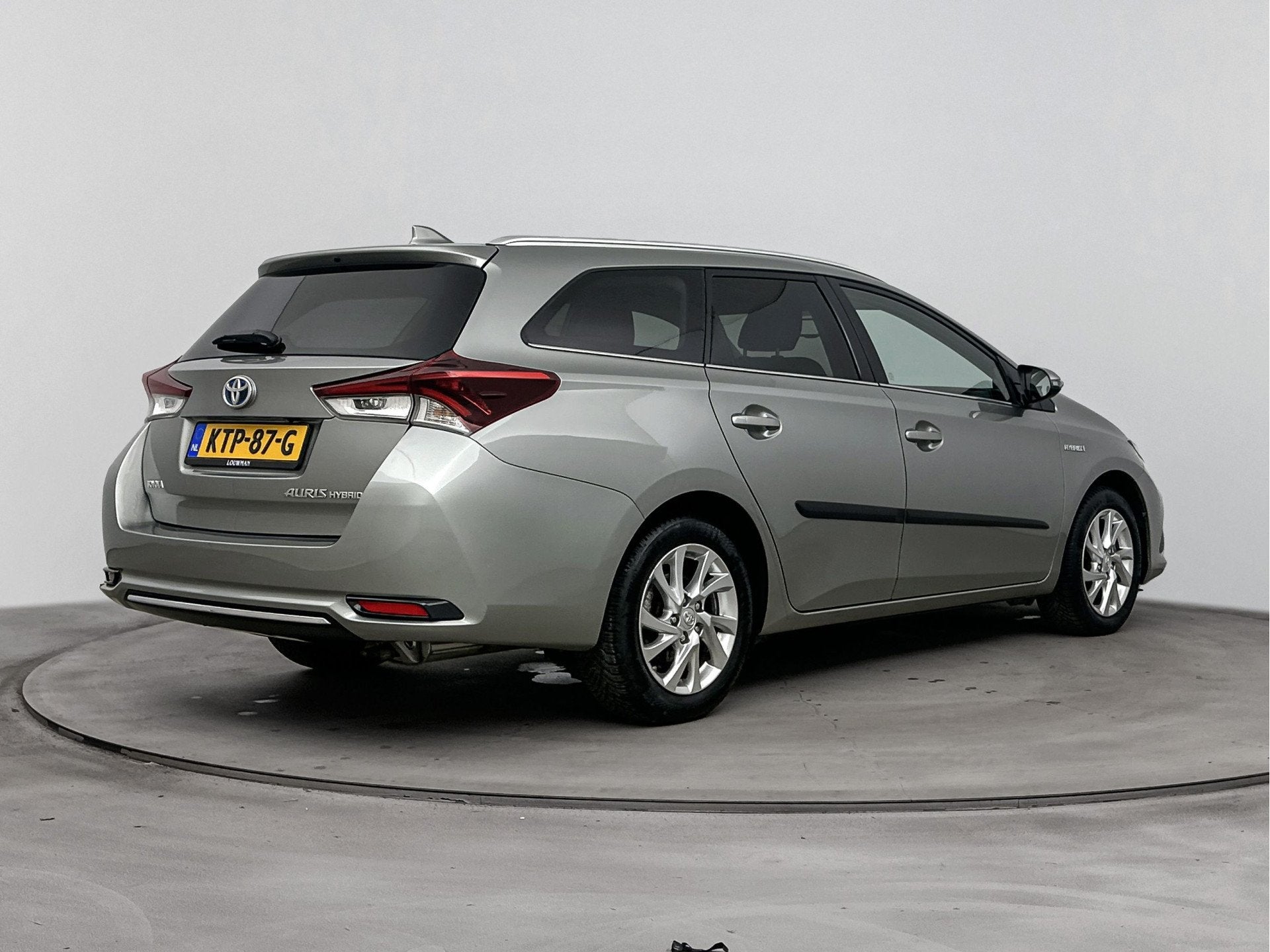 Toyota Auris 1.8 Hybrid Aspiration | Stoelverwarming | Achte, Auto's, 12 maanden, Gebruikt, Euro 6, Grijs