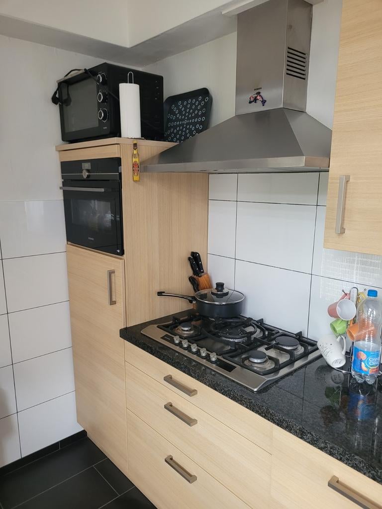Complete keuken met inbouwapparatuur en granieten blad, Huis en Inrichting, Keuken | Complete keukens, Ophalen, Gebruikt, Overige kleuren