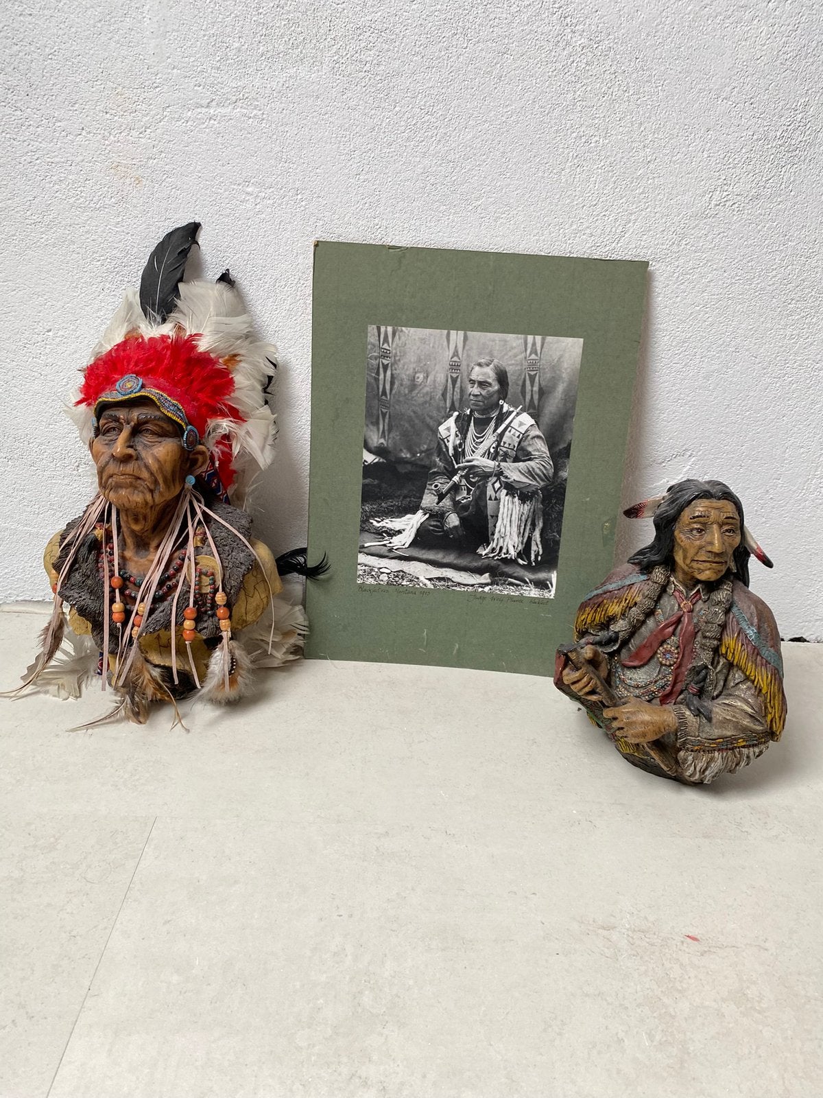 Beelden en een foto van Indianen, Ophalen, Gebruikt