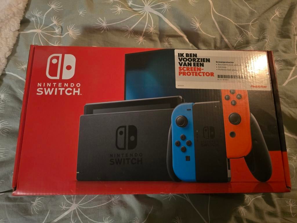 Nintendo Switch 2019 Upgrade met hoesje, Spelcomputers en Games, Ophalen, Zo goed als nieuw, Met 2 controllers, Switch 2019 Upgrade