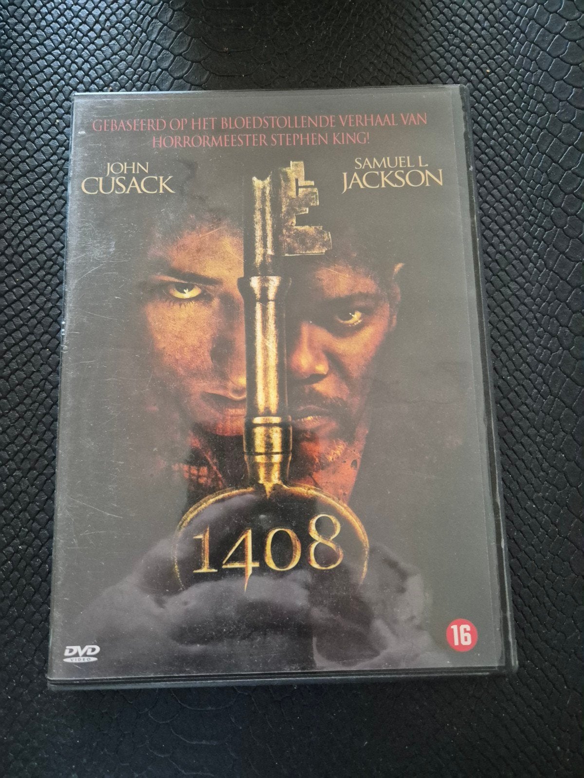 1408, Vanaf 16 jaar, Ophalen of Verzenden, Zo goed als nieuw