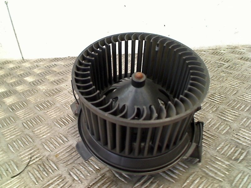 Kachel Ventilatormotor Peugeot 206+ (2L/M) 2011 64245, Auto-onderdelen, Kontakt-peugeot@peugeot.com, Gebruikt, Peugeot Deutschland GmbH