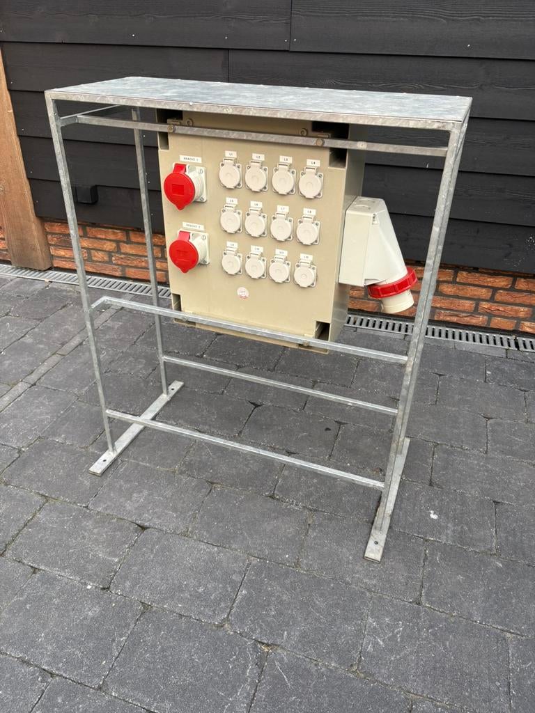StroomVerdeelkast voor Camping - theater - festivals Etc, Doe-het-zelf en Verbouw, Elektra en Kabels, Ophalen, Overige typen, Zo goed als nieuw