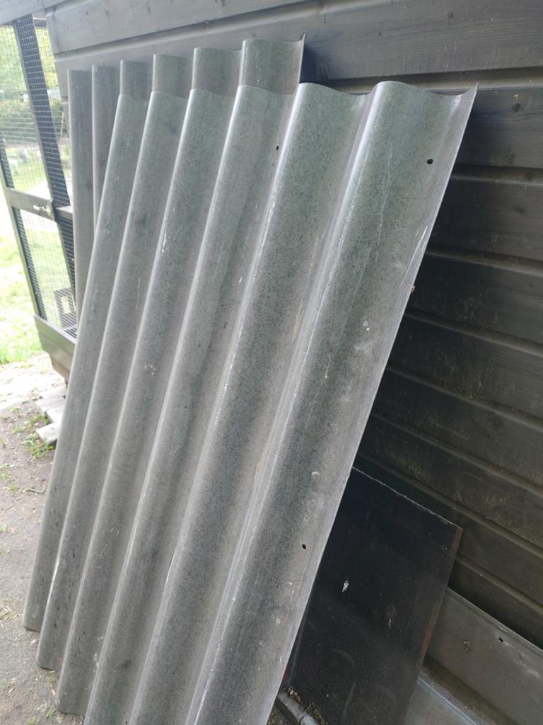 2 Donkere Polyester Versterkte Golfplaten, Doe-het-zelf en Verbouw, Dakpannen en Dakbedekking, Kunststof, Zwart, Ophalen of Verzenden