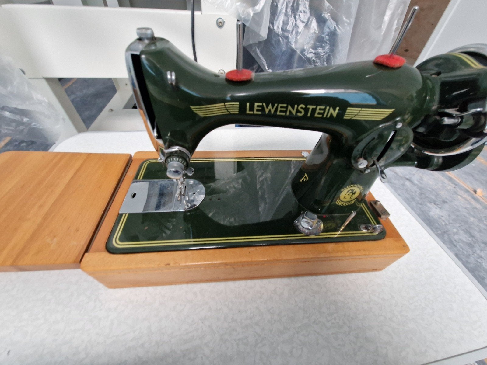 Antieke Lewensteijn naaimachine met de hand, Antiek en Kunst, Antiek | Naaimachines, Ophalen of Verzenden