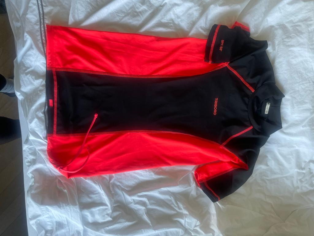 UV Tribord zwem, zeil en surf shirt. Maat S, Ophalen of Verzenden, Zo goed als nieuw, Rood, Overige typen