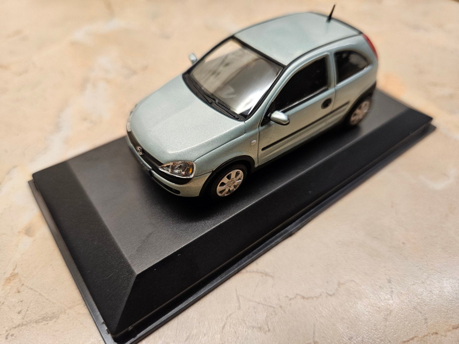 Minichamps Opel Corsa C 2000 Lichtgroen Metallic 1:43, Hobby en Vrije tijd, Ophalen of Verzenden, Zo goed als nieuw, Auto, MiniChamps