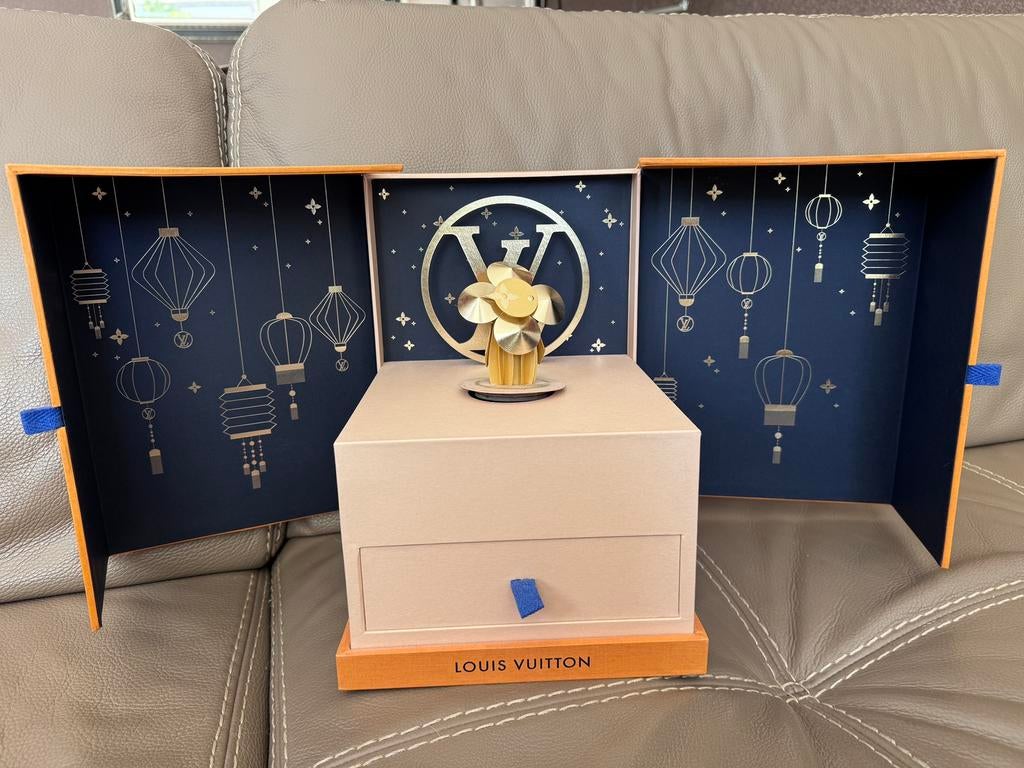 Louis Vuitton collectible gift box / music box, Verzamelen, Ophalen of Verzenden, Zo goed als nieuw