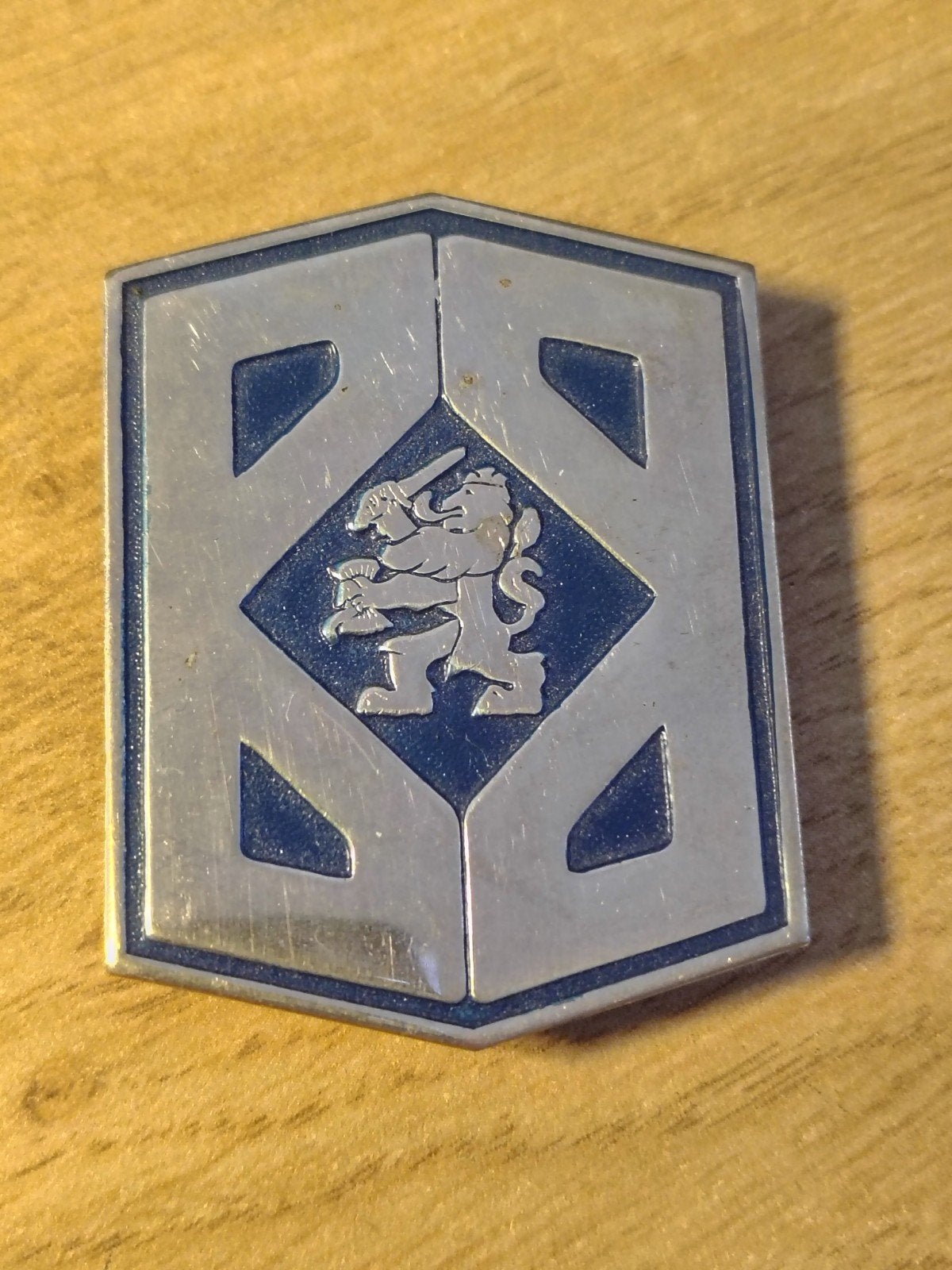 Bescherming Bevolking BB Baretembleem, Verzamelen, Ophalen of Verzenden, Landmacht, Nederland, Embleem of Badge