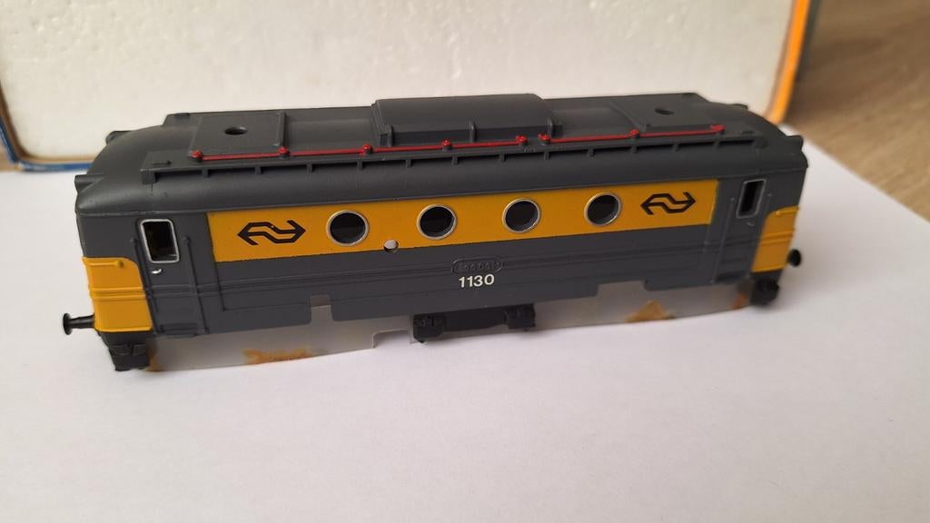 Märklin 3013 NS 1100 kap, prof. gespoten in geel grijs, Wisselstroom, Gebruikt, Locomotief, Ophalen of Verzenden