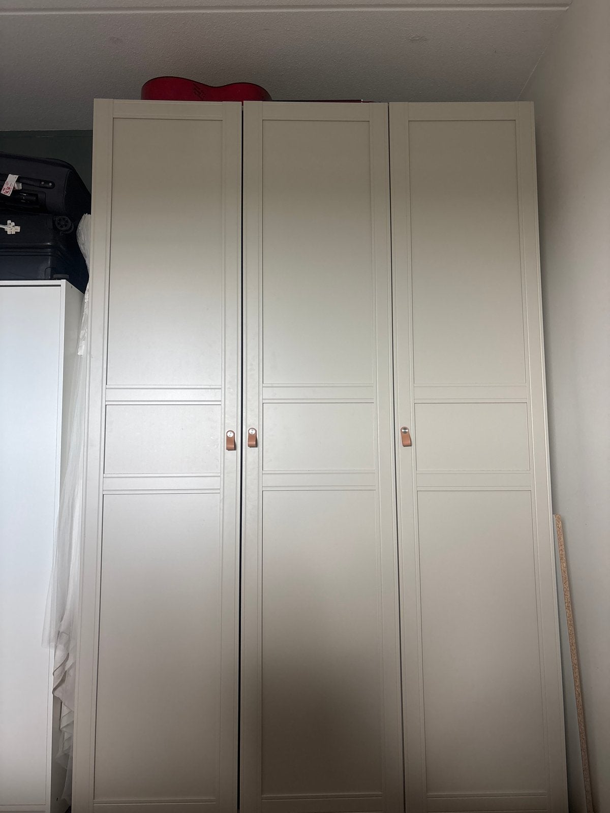 IKEA PAX Kledingkast met 3 deuren en leren handgrepen, Ophalen, Gebruikt, 100 tot 150 cm, 200 cm of meer